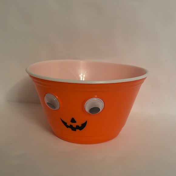 Googly Eyes plastic snack Bowl, new and reusable. Perfect for Halloween - Picture 14 of 17